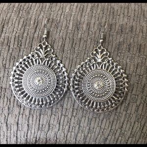 Arizona Jean company earrings, New without tag